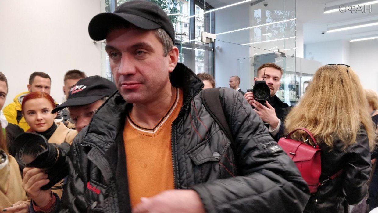 В Москве двое полицейских расстреляли прохожего за замечание В Москве двое полицейских расстреляли прохожего за замечание