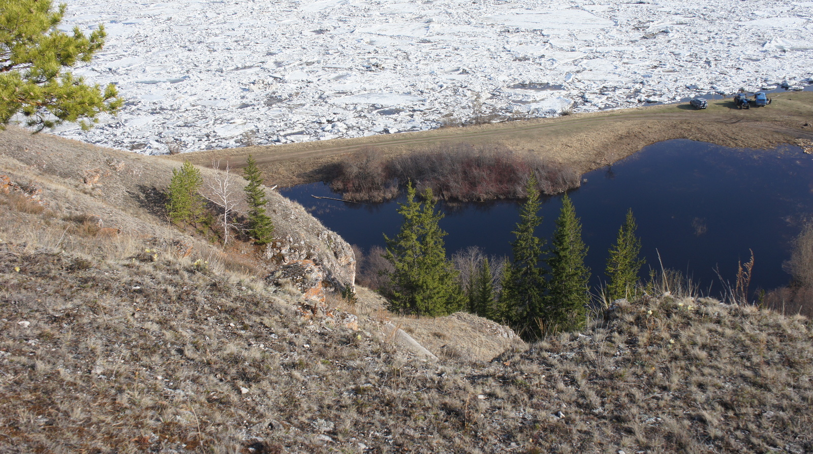 Lena tributary - Keteme - My, Pike, Whitefish, Redfish, Lena river, Inflatable boat, Bloater, Ear, Ice drift, Longpost