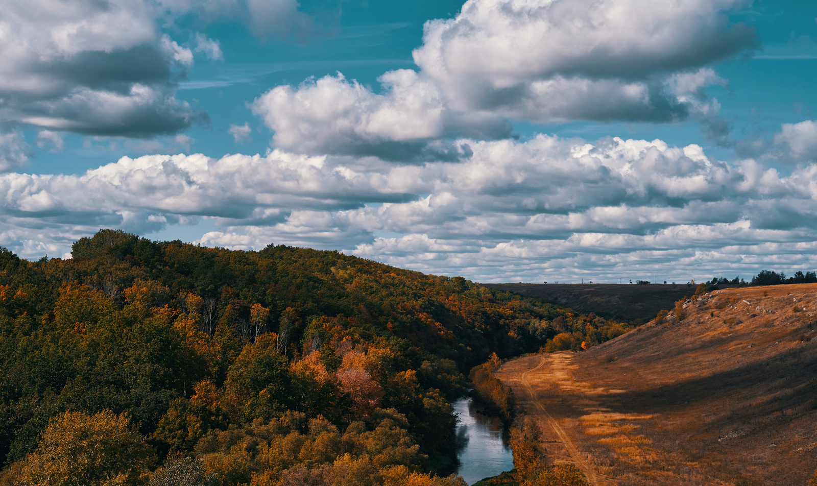 View of the Vorgol river valley from a smoked stone. - My, Autumn, Landscape, River, Clouds, Vorgol