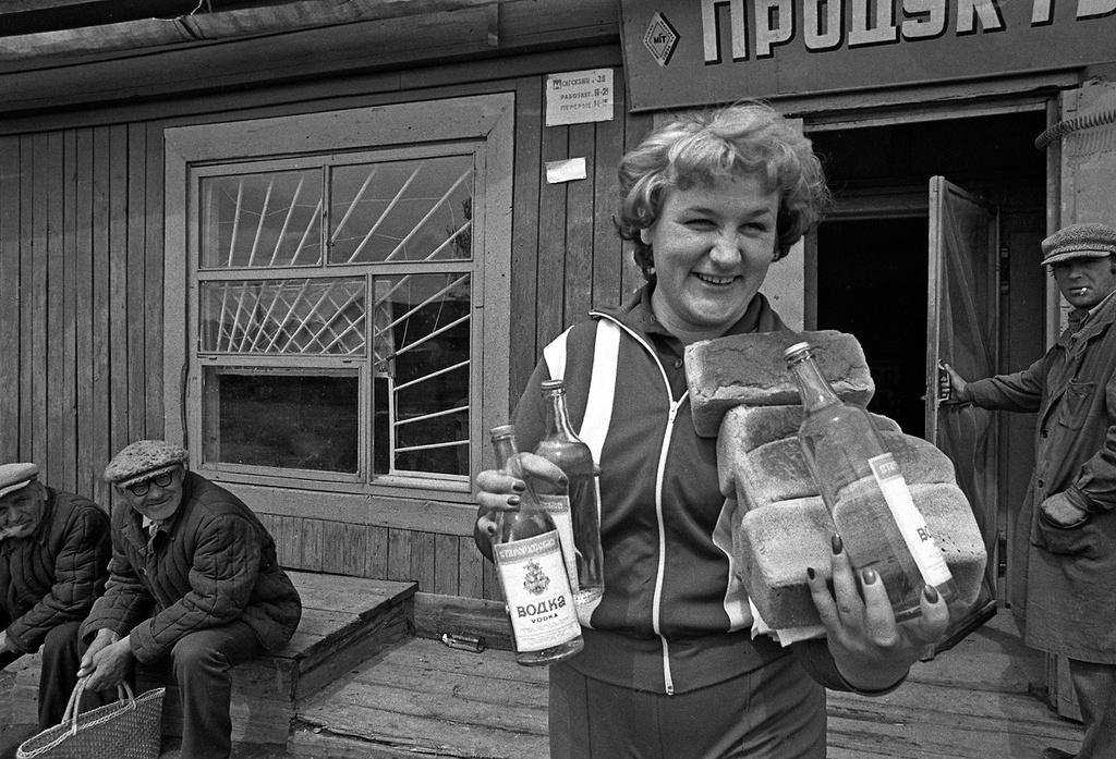 “I wish everything!”: drunkards and culturally drinking citizens of the USSR in alcoholic photo chronicle - the USSR, Union, Alcohol, Beer, Vodka, Retro, Longpost