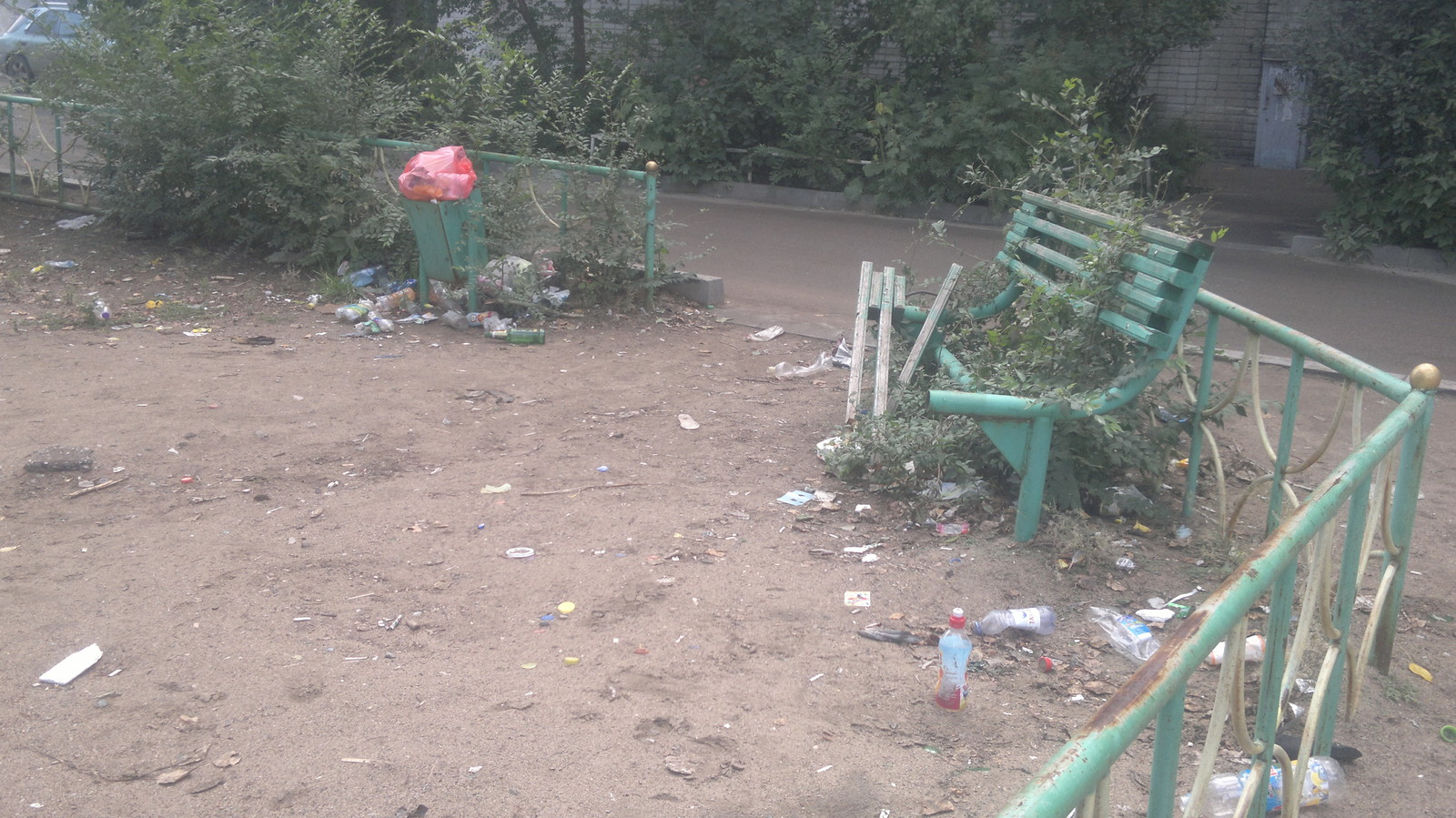 Different types of town - My, Kazakhstan, Pavlodar, cat, Trash can, , Vandalism, Longpost