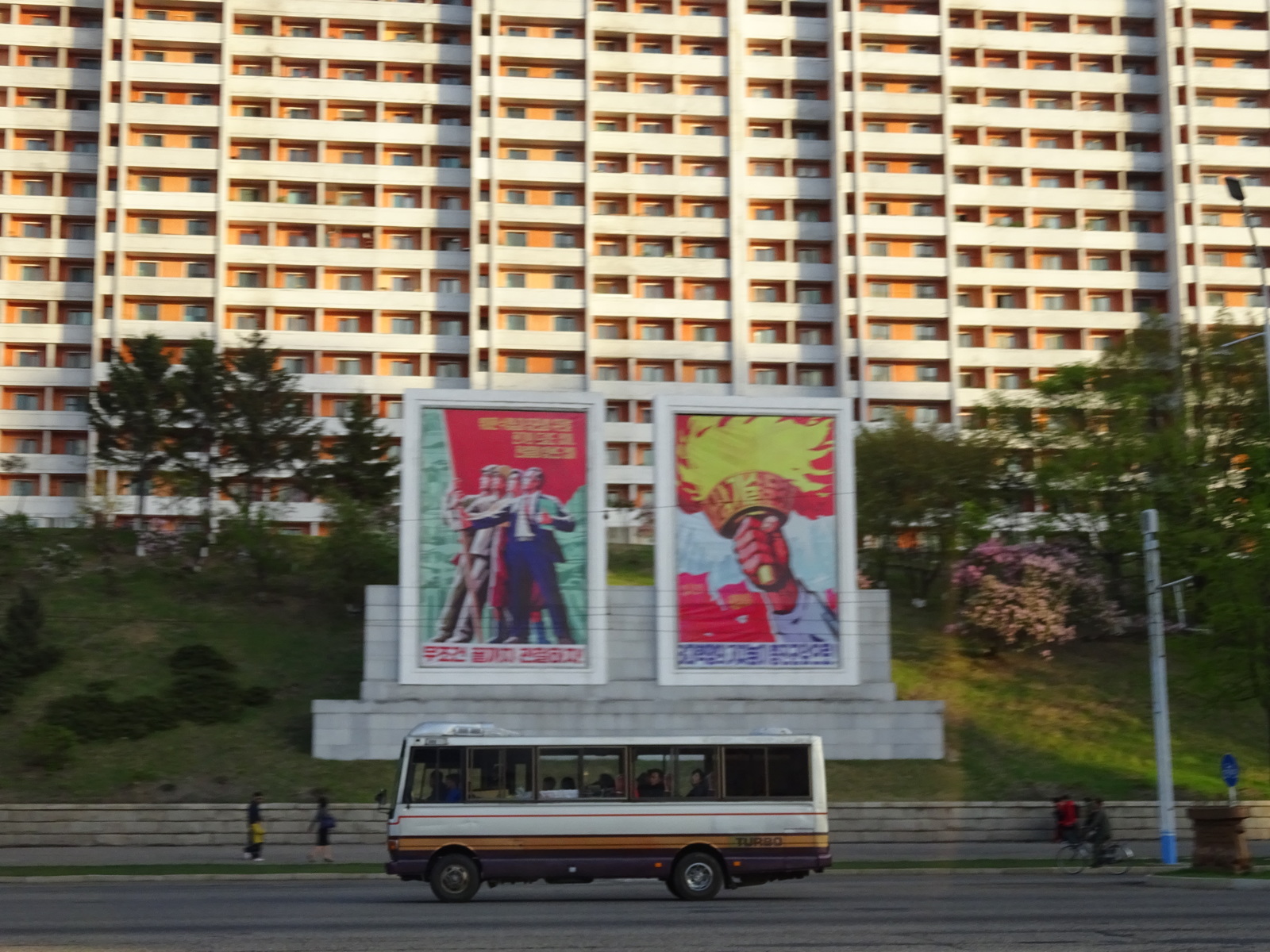 A trip to the DPRK in April 2018. Outskirts of Pyongyang in the evening. - My, North Korea, Travels, Longpost