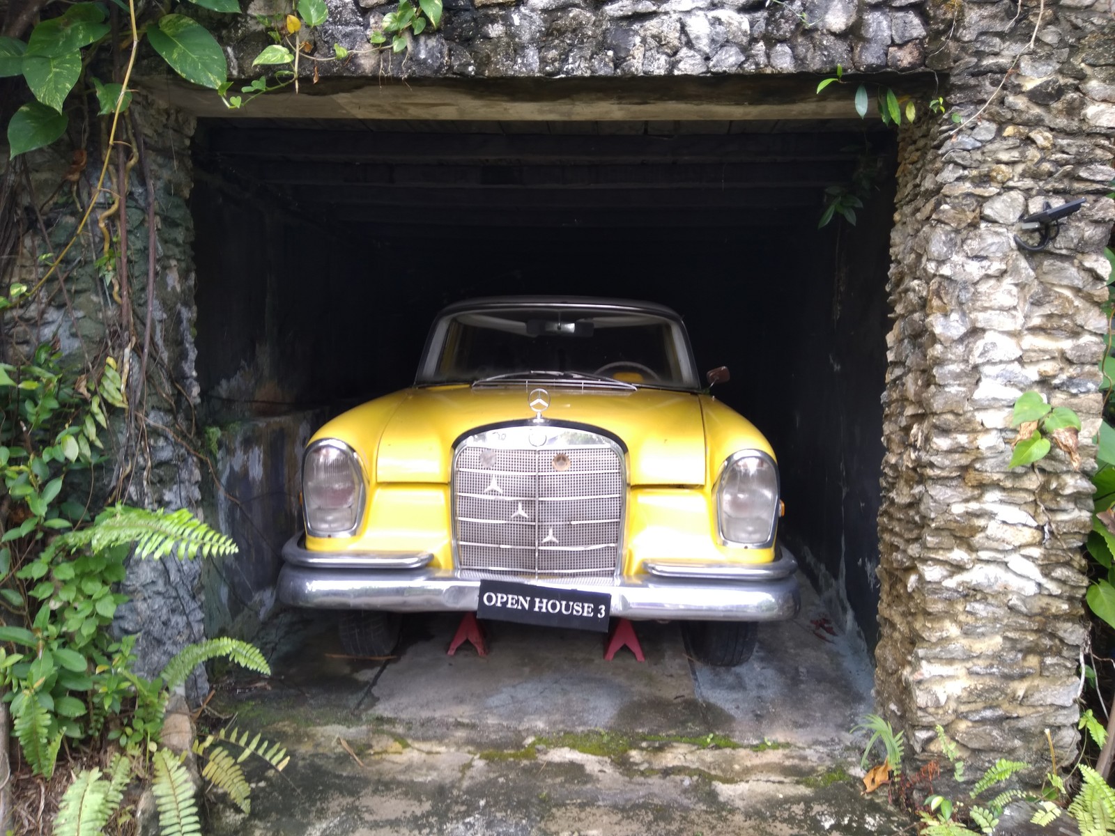 Three from the chest! - My, Indonesia, Car, Mercedes, Longpost