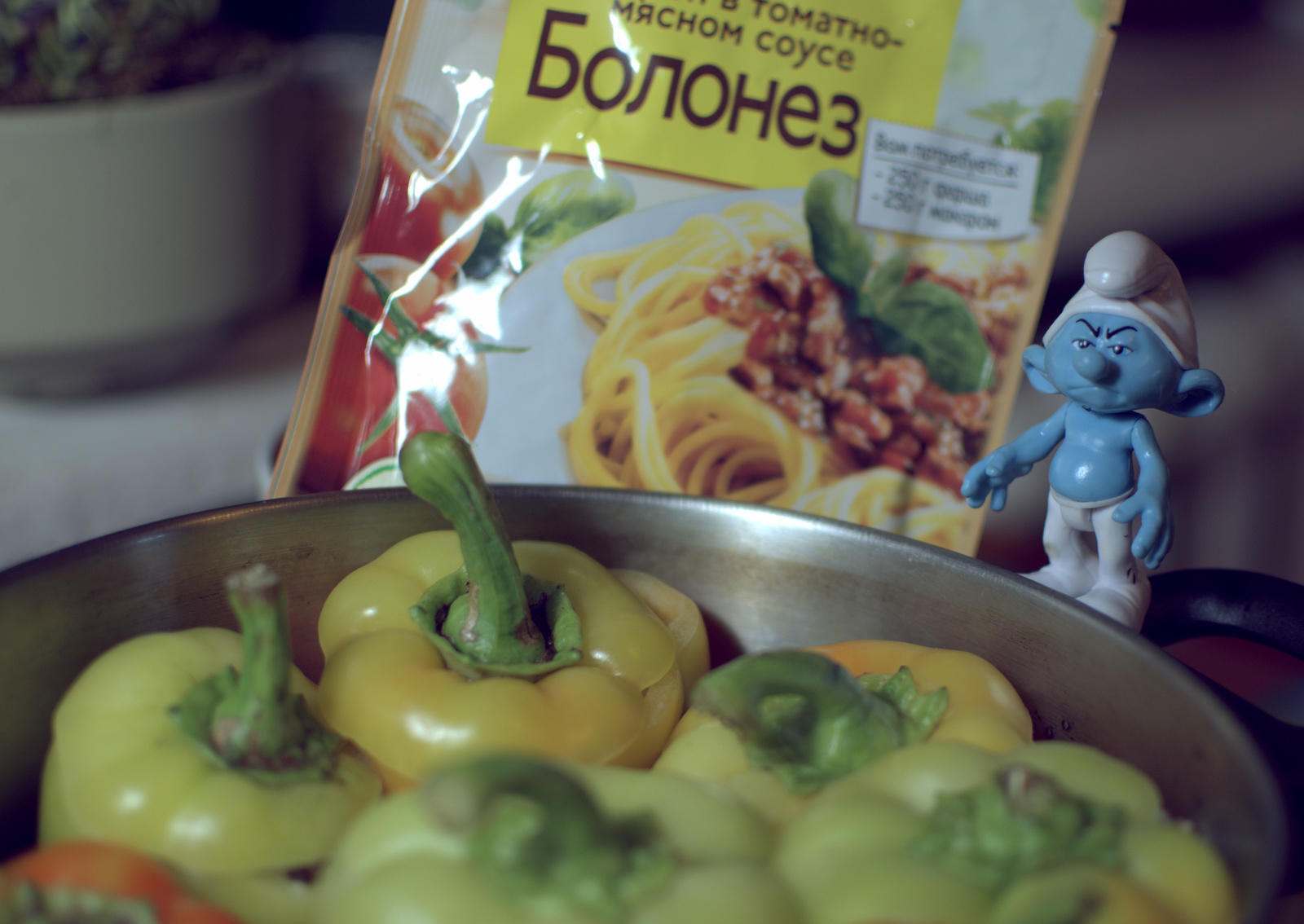 Smurf and PEPPERS. - My, The smurfs, Cook at home, , Cooking, Photographer, Stuffing, Macro photography, Longpost