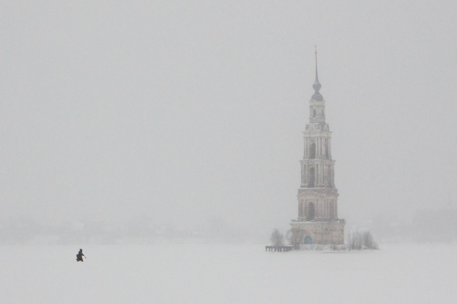 The flooded bell tower of St. Nicholas Cathedral in Kalyazin - My, Kalyazin, Bell tower, Volga, The photo, Winter, Snow, Night, Longpost, Volga river