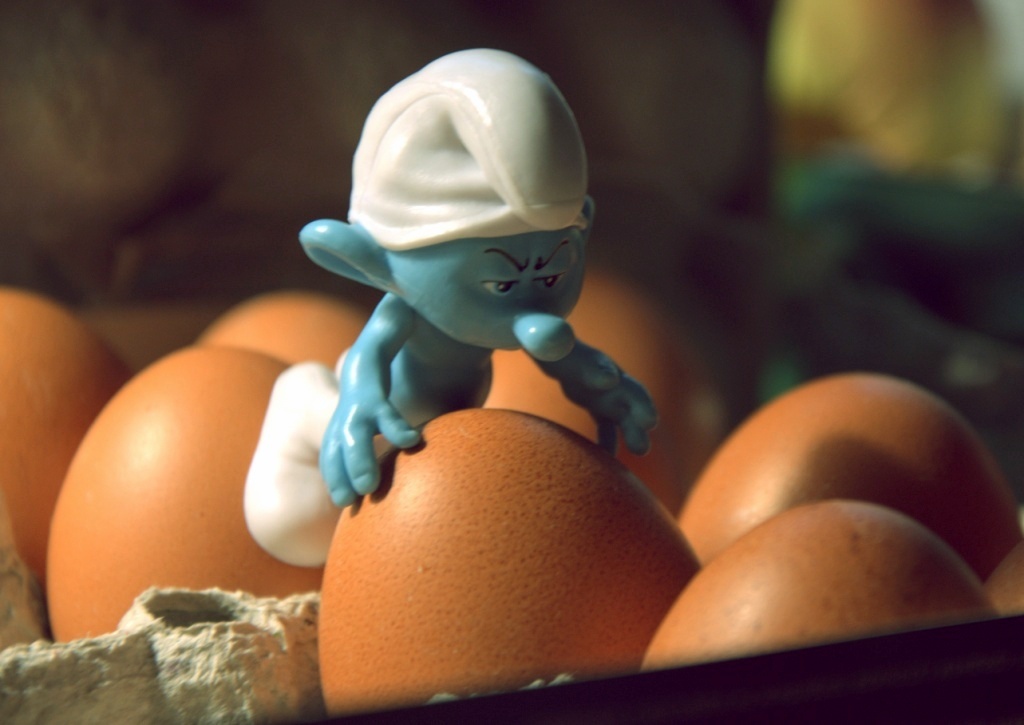 Smurf and EASTER. - My, The smurfs, Easter eggs, Photographer, Macro photography, Easter eggs, Longpost