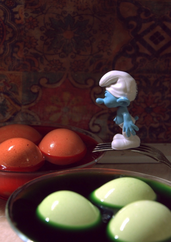 Smurf and EASTER. - My, The smurfs, Easter eggs, Photographer, Macro photography, Easter eggs, Longpost