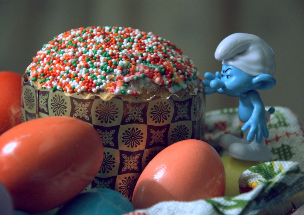 Smurf and EASTER. - My, The smurfs, Easter eggs, Photographer, Macro photography, Easter eggs, Longpost