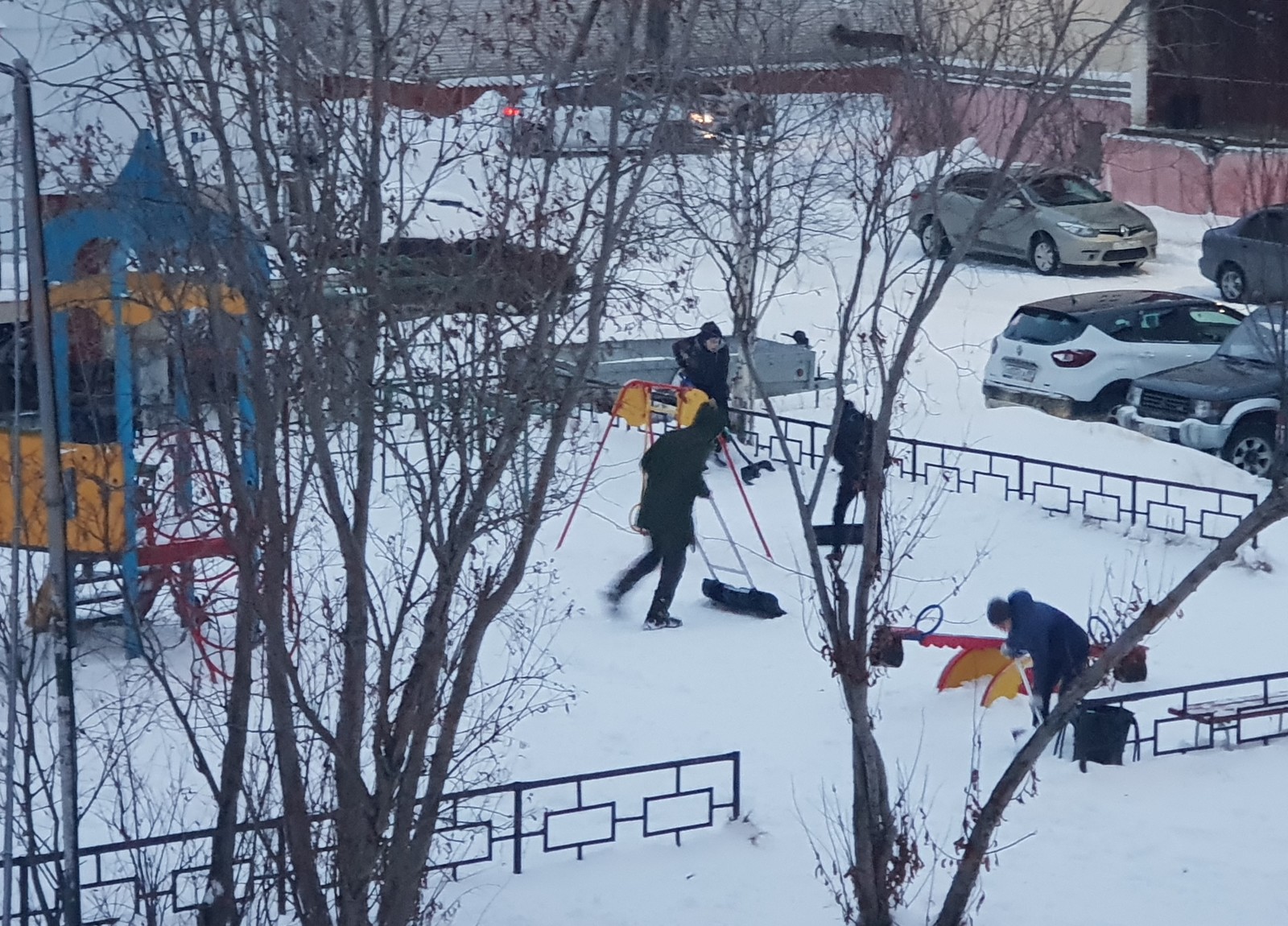 Подростки в Салехарде - Моё, ЯНАО, Подростки, Уборка снега