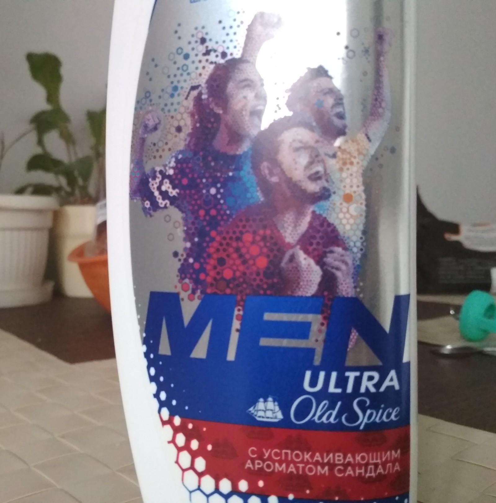 The dudes on the label are obviously using a different shampoo. - My, Shampoo, Calmness, Sparta, Label