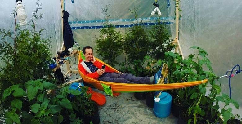 Canadian man tries to survive in airtight tent with 200 plants - Experiment, Tent, Oxygen, Video, Longpost