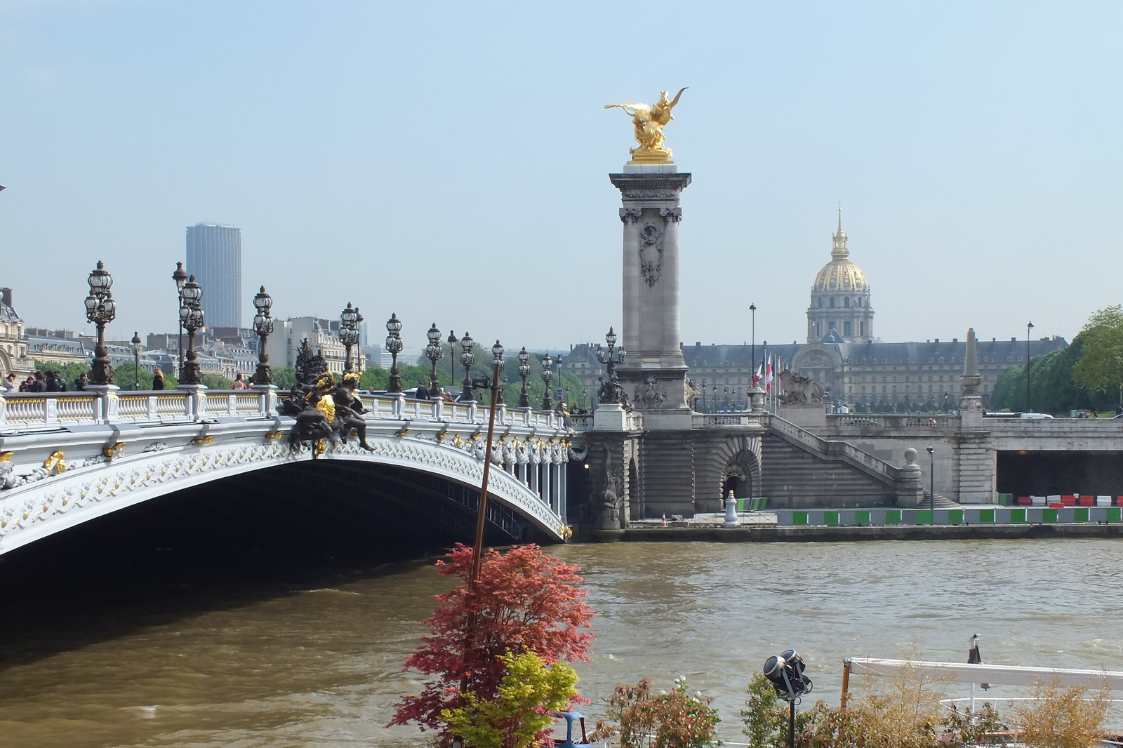 Пегасы на мосту Александра 3 в Париже