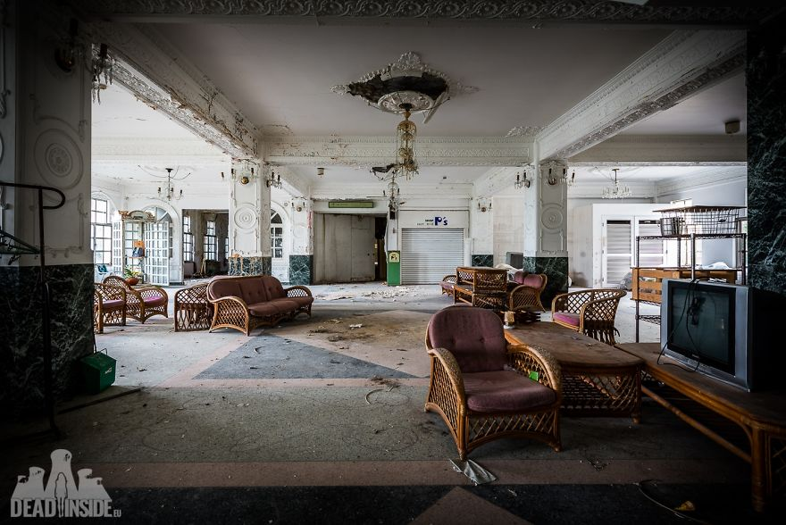 Photos I took at the largest abandoned hotel in Japan - Old age, Abandoned, Longpost