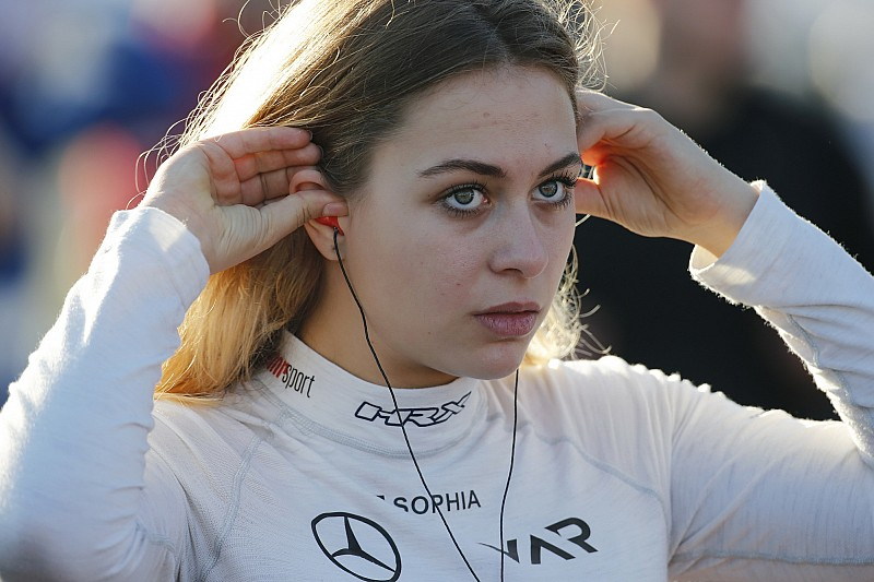 Poor girl! - Formula 3, Race, Auto, Автоспорт, Racers, Crash, Injury, Video