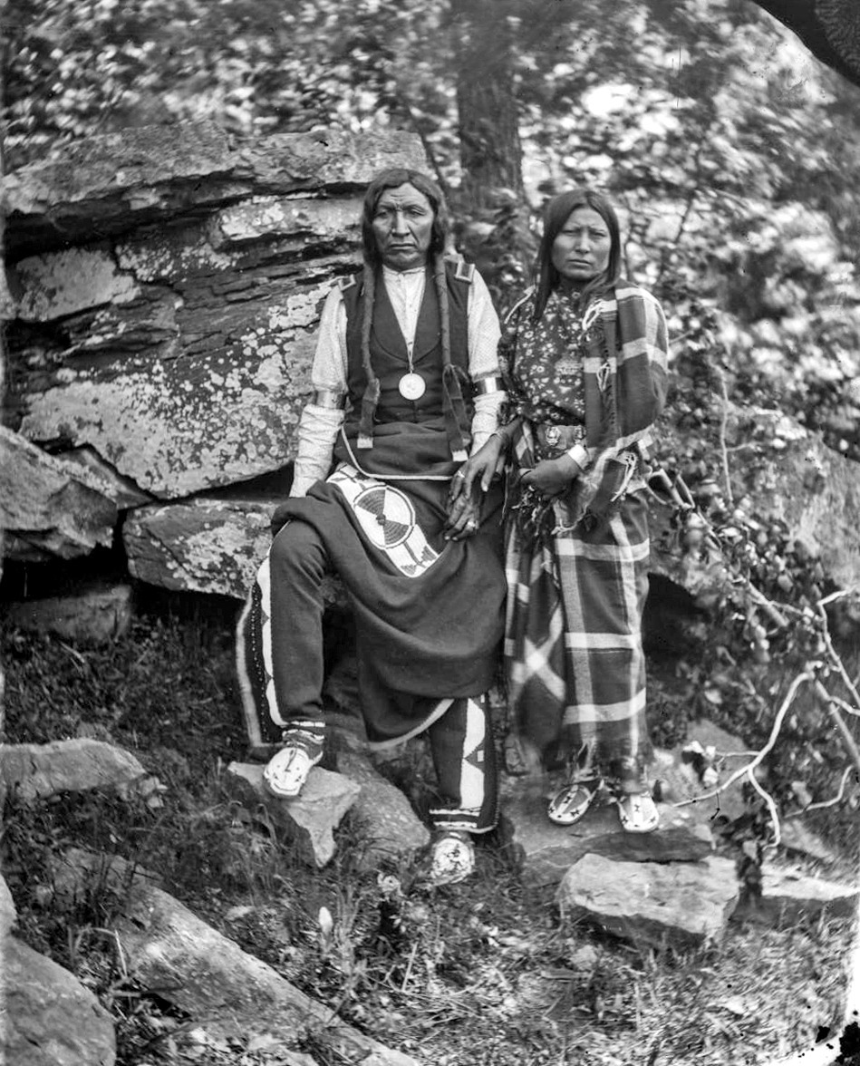 Arapacho chief Yellow Bear and wife, California, 1875 - The photo, Indians, USA, California