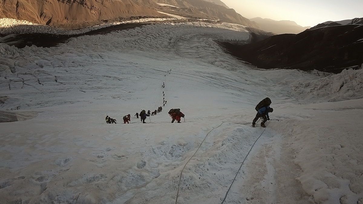 Independent ascent to Lenin Peak 7134m. [Part III. ABC, Yukhin peak, camp 2] - My, Mountaineering, Mountain tourism, Climbing, Pamir, Lenin Peak, Travels, Extreme, Longpost