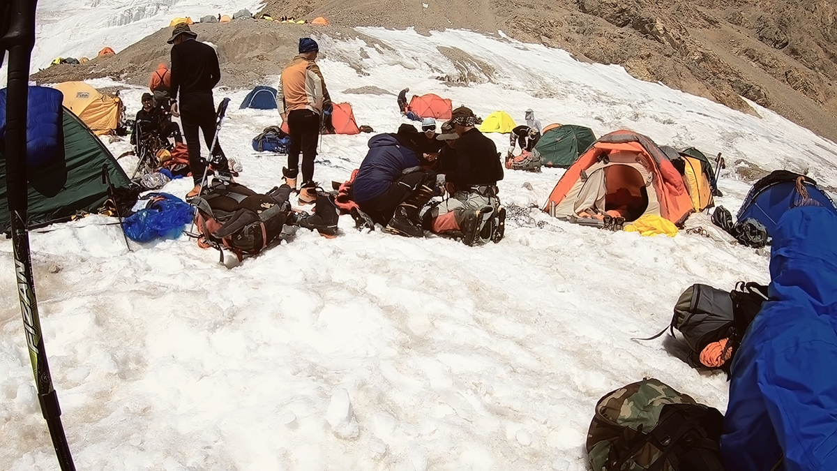 Independent ascent to Lenin Peak 7134m. [Part III. ABC, Yukhin peak, camp 2] - My, Mountaineering, Mountain tourism, Climbing, Pamir, Lenin Peak, Travels, Extreme, Longpost