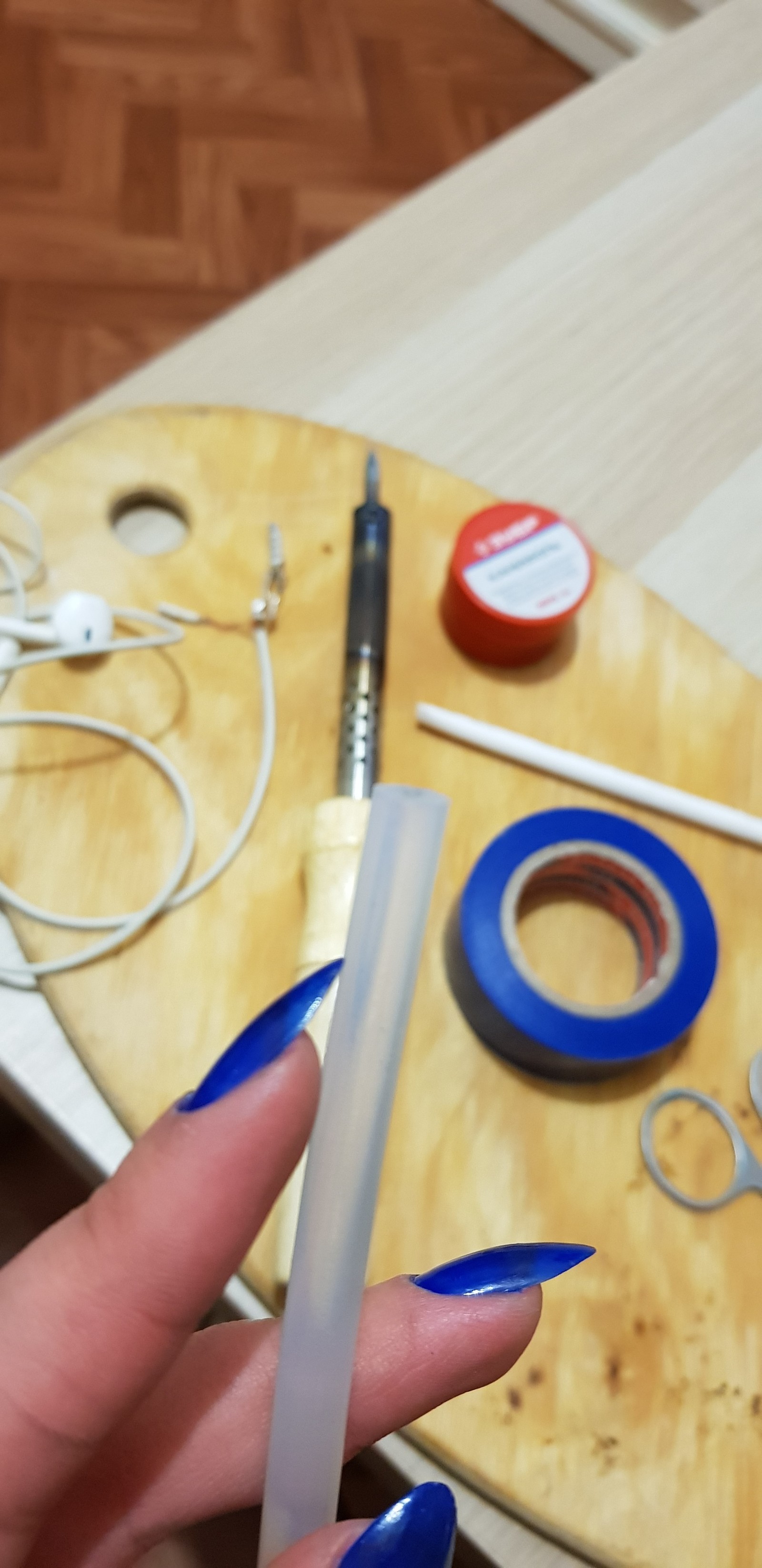 Woman. Hot glue. earpods. - My, Hot melt glue, Repair, Longpost, Problem