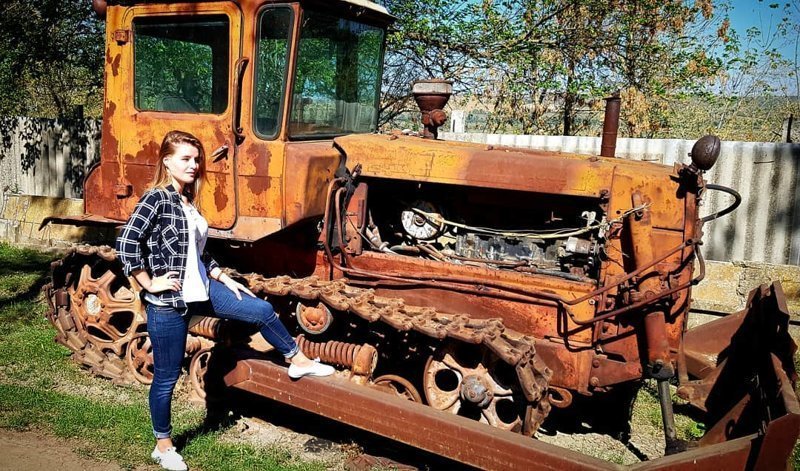 Riding a tractor? - Girls, Tractor, The photo, Beautiful girl, Joke, Humor, Longpost