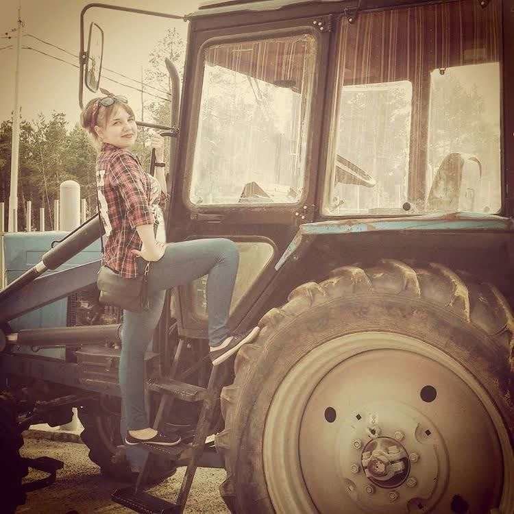 Riding a tractor? - Girls, Tractor, The photo, Beautiful girl, Joke, Humor, Longpost