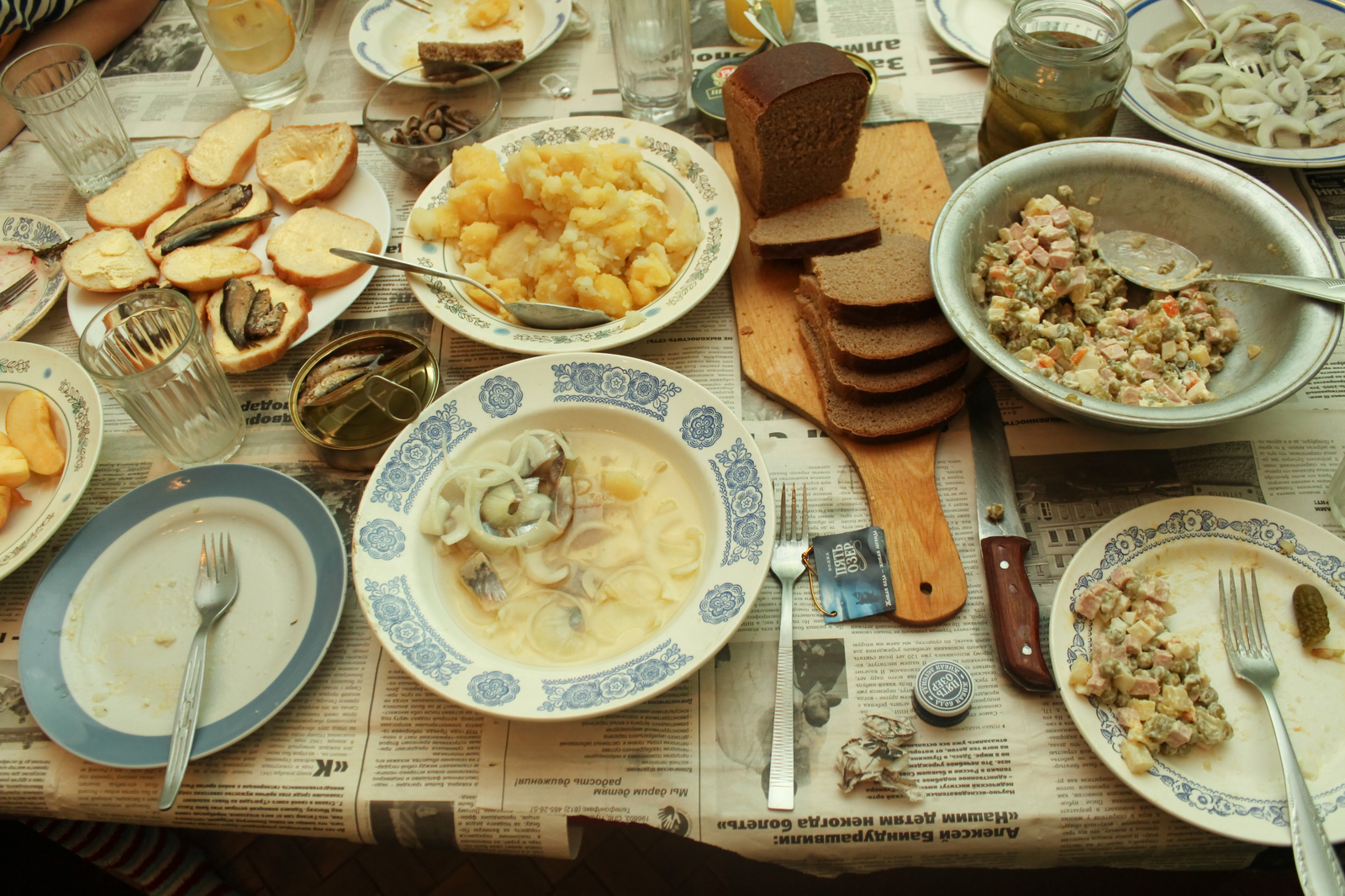 Snack. - My, Snack, Still life, Olivier salad, Nostalgia, The photo, Entourage, Feast