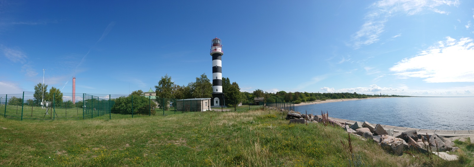 Mouth of the Daugava River, Bolderai lighthouse, panoramic summer photo. Hello to all Rigans! - My, Lighthouse, , , Панорама, Summer