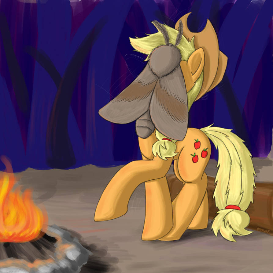 Take it off me!!! - My little pony, Applejack, Moth, Otakuap