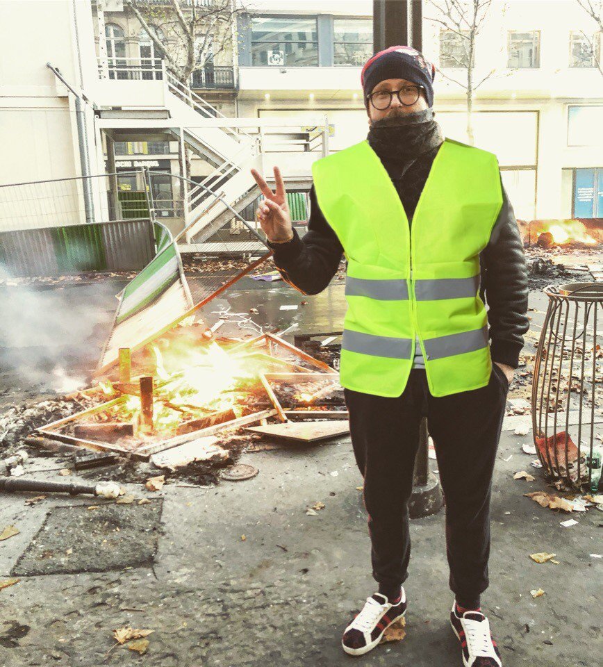 A couple of photos from the Paris Maidan - Paris, Protest, Longpost