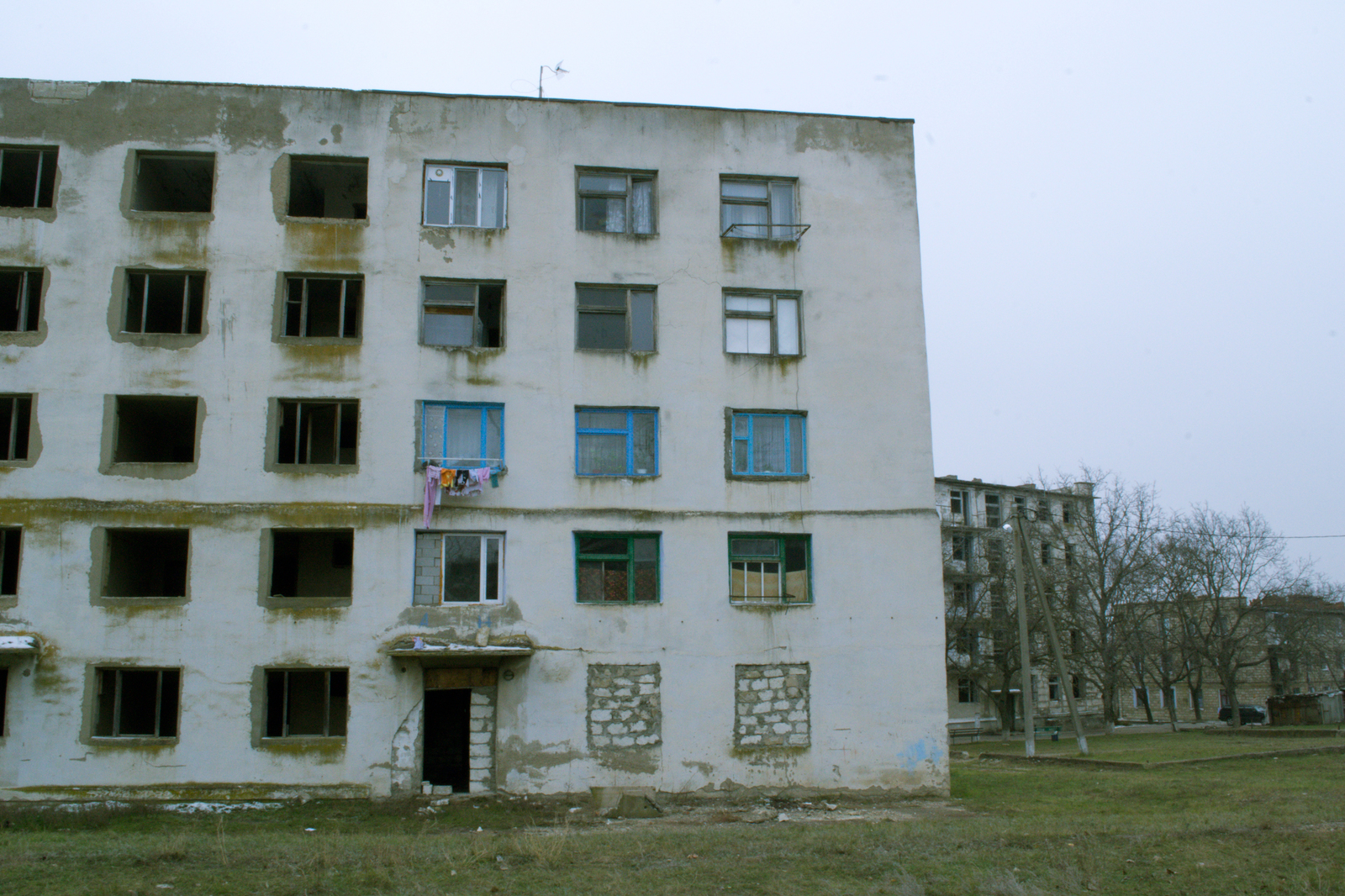 There are a couple of drunks left, and I will do repairs for you? Get over yourself! - My, Transnistria, Housing and communal services, Abandoned, Longpost