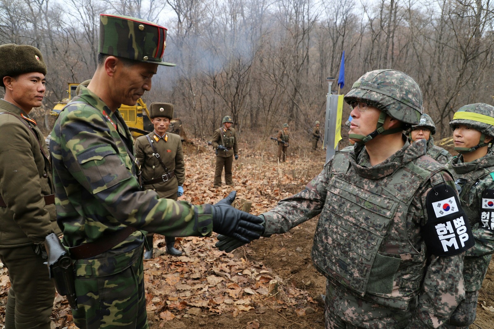 On the border of two Koreas. - The photo, Корея, North Korea, South Korea, The border, friendship