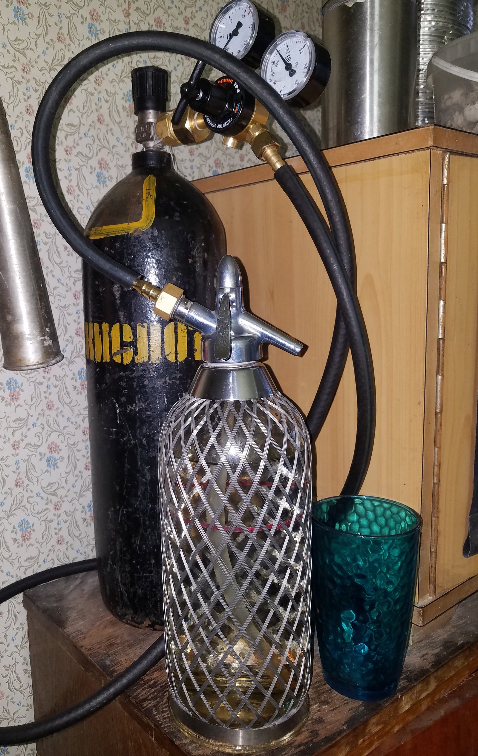 Устройство для газирования воды. Aarke Carbonator Pro