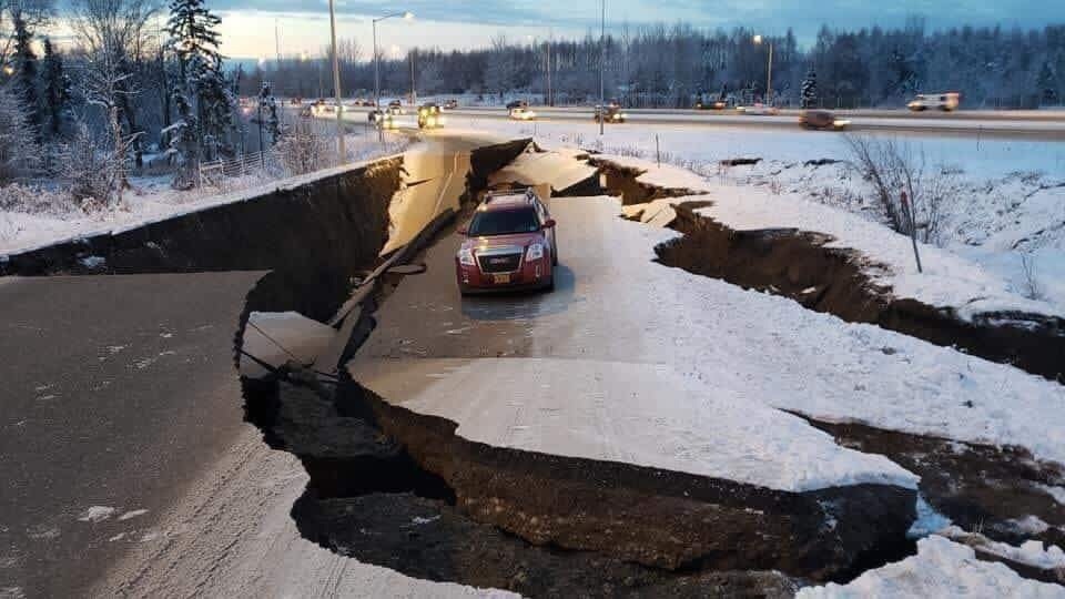 7.0 earthquake in Anchorage, Alaska POV - My, Earthquake, Alaska, Catastrophe, America, North America, Horror, Longpost