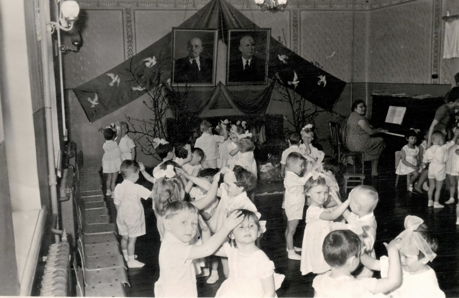 Kindergarten in the early 1960s. - My, Kindergarten, Old photo, Scanning, Childhood memories, Longpost