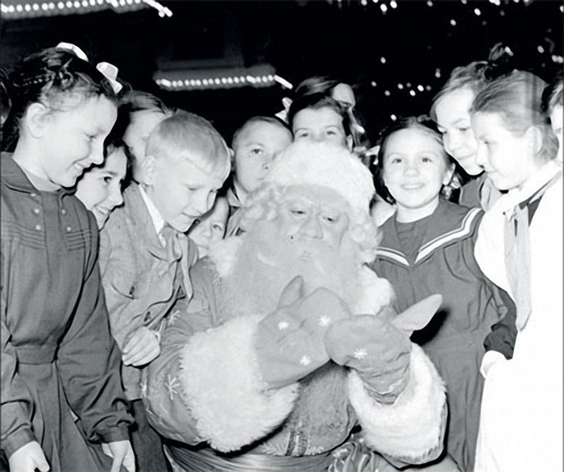 Photo with Soviet Santa Claus - Accordion, Father Frost, New Year, , The photo, Nostalgia, Longpost, Repeat