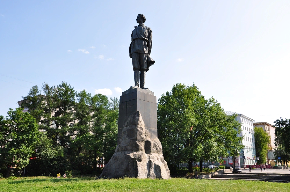 Monument to Maxim Gorky. Nizhny Novgorod. - My, Nizhny Novgorod, bitter, Tourism, Longpost