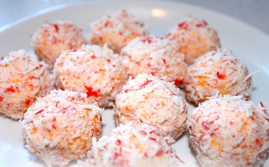 A quick and easy appetizer for the New Year and just a festive table in the form of Raffaello - My, , New Year, Snack, Cheese balls, Festive table, Quickly, Video