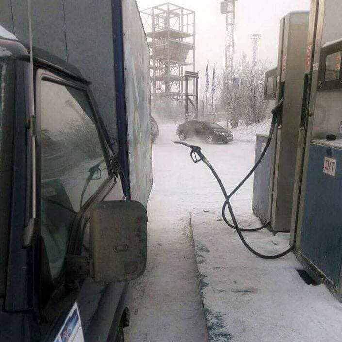 Frozen - freezing, Cold, Freezing, Refueling, Hose