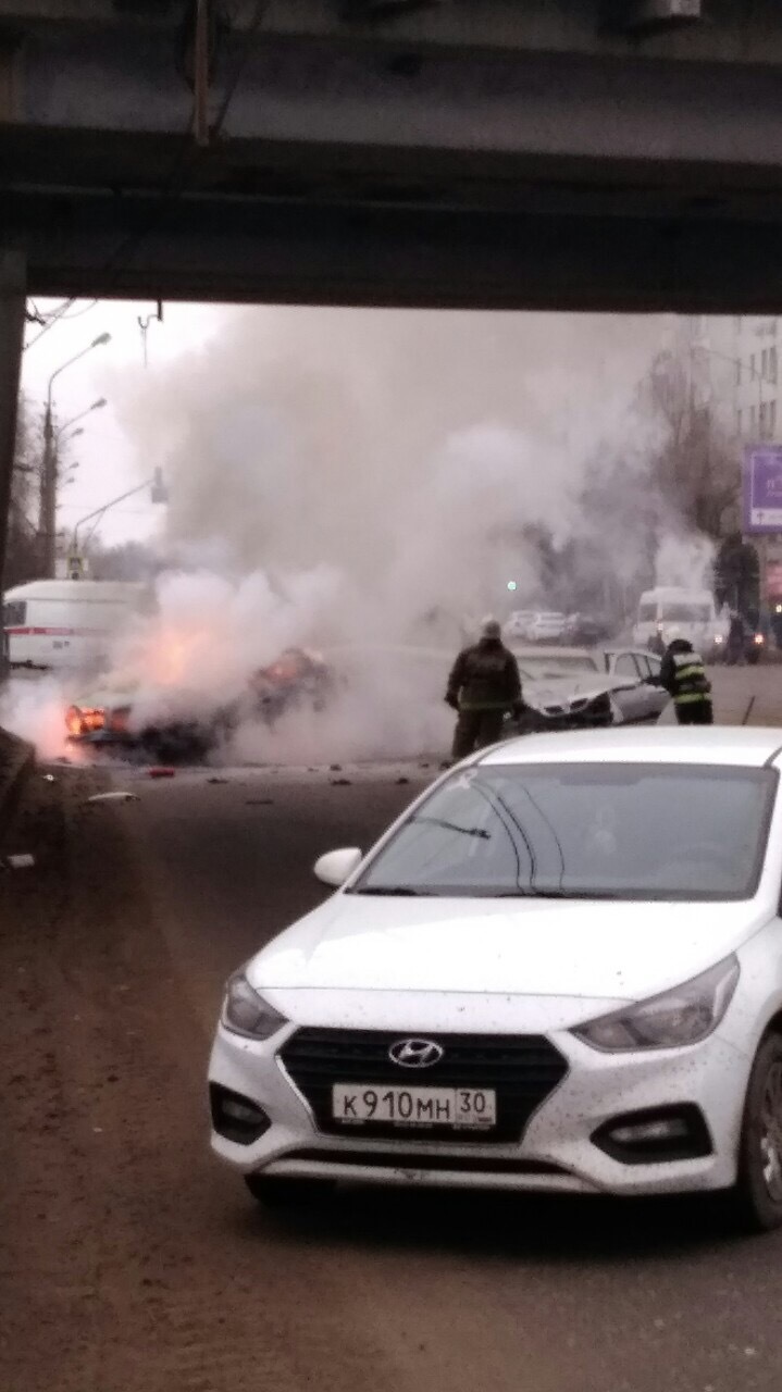 TAXI FIRES IN ASTRAKHAN AS A RESULT OF A RTA - Astrakhan, South Wave, Road accident, Crash, Longpost