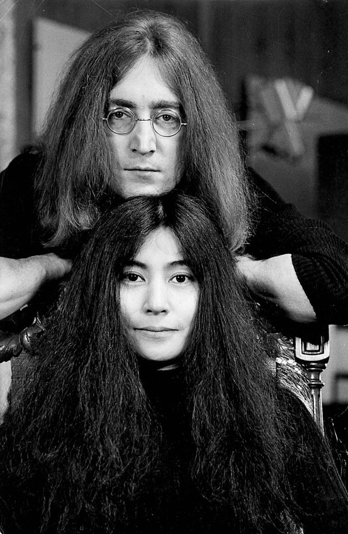 Yoko Ono and John Lennon photo by Tom Blau, November 1969. - Yoko Ono, John Lennon, Interesting, Historical photo, Black and white, Love, Positive, Longpost