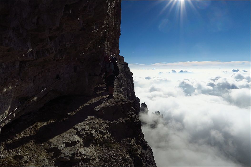 spectacle path - Clouds, The mountains, The rocks