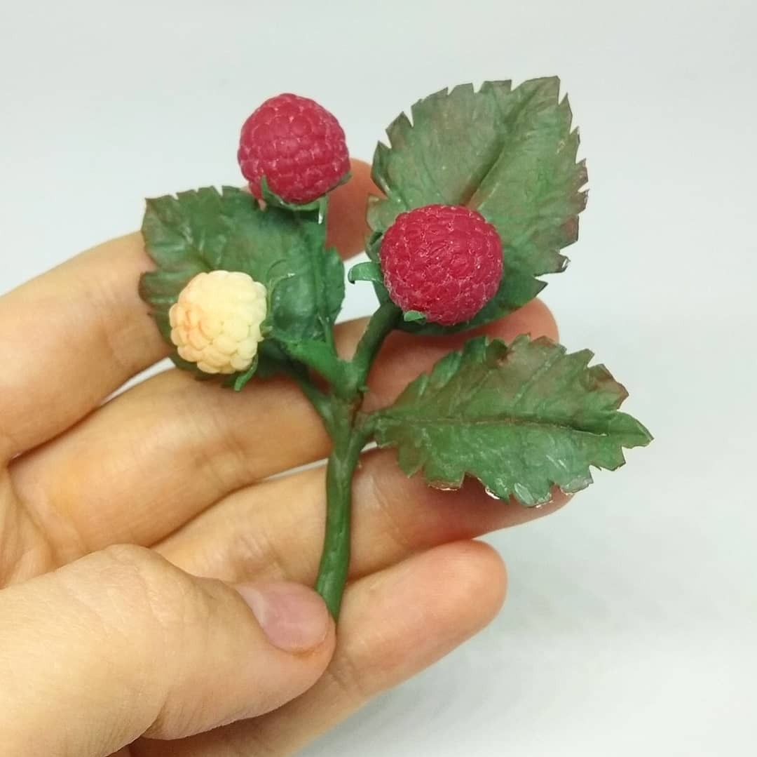 Sprig of raspberry from polymer clay - My, Needlework without process, Polymer clay, Raspberries, 