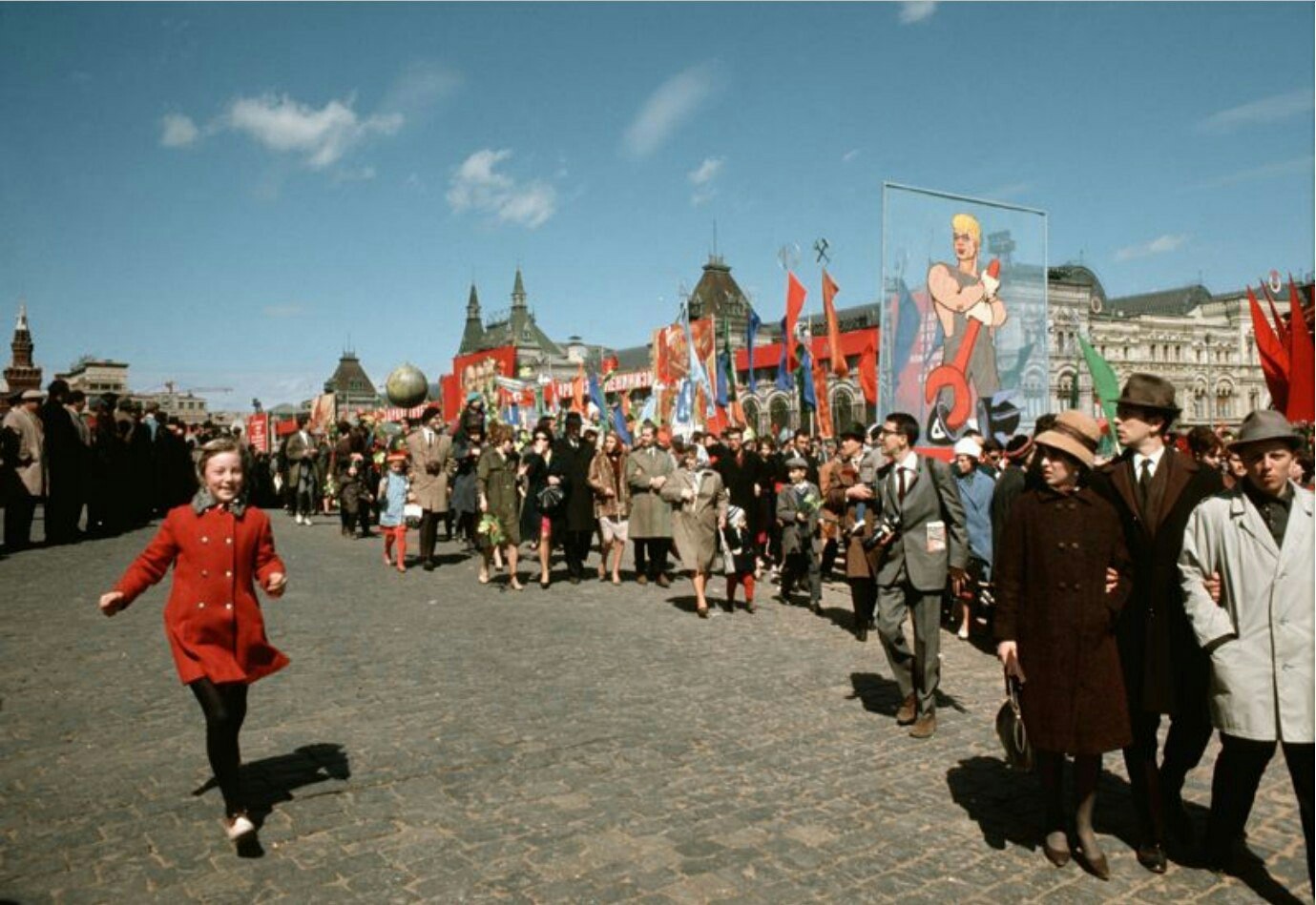 Ссср исторические. 1966 Георг Одднер в Москве. Первомай в Москве 1955г. СССР. Советский Союз люди.