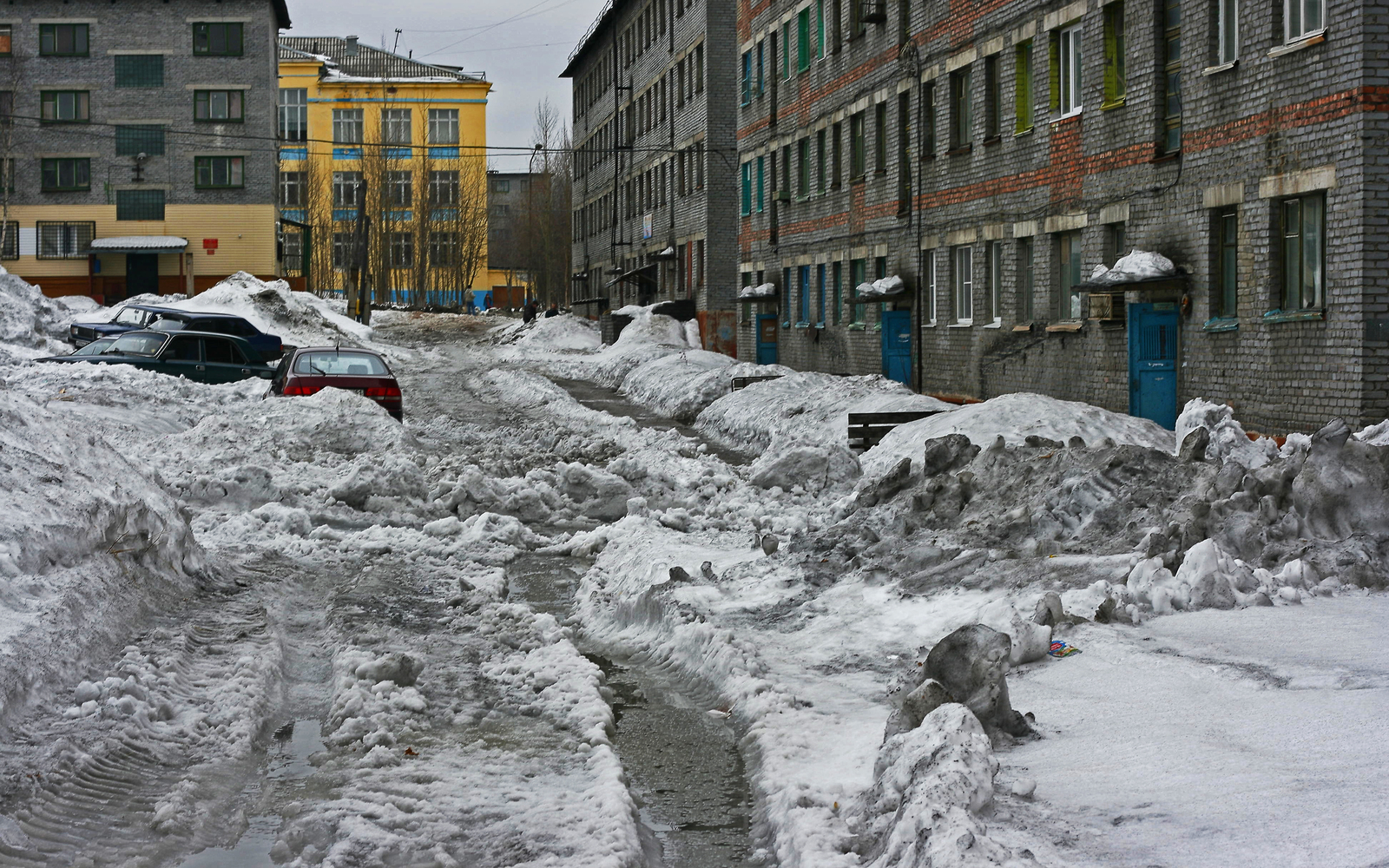 There is no beast worse than a woman! - My, Car, Snow, Snowdrift