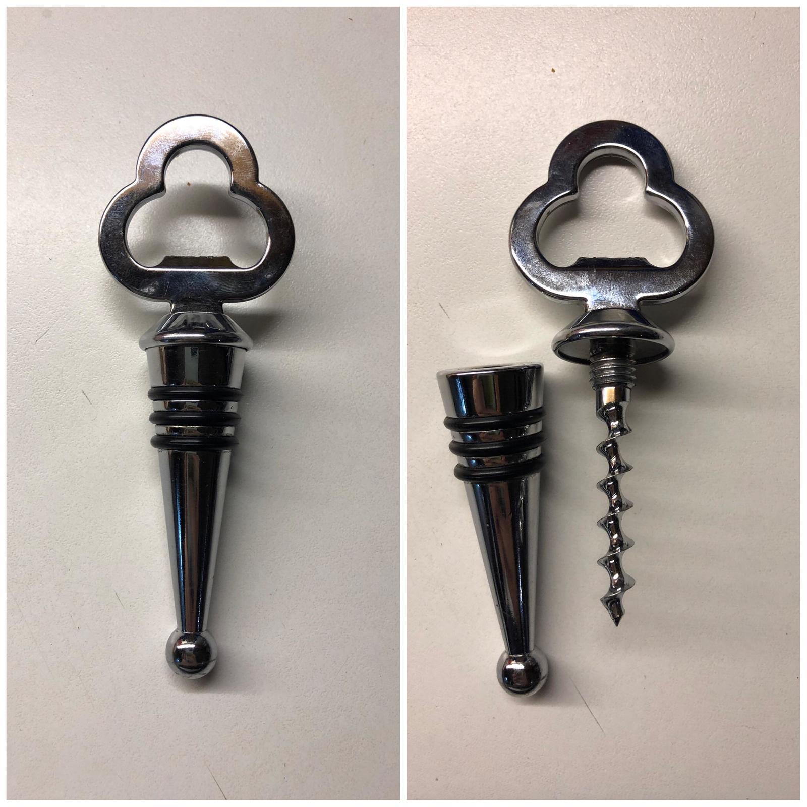 Someone just discovered that his wine bottle cap also hides a corkscrew. - Two in one, Corkscrew, Design, Kitchenware, Wine corks