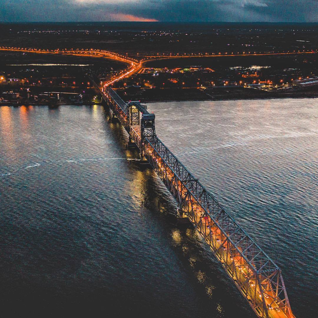 Репетиции военно-морского парада разведут мосты в Петербурге днем