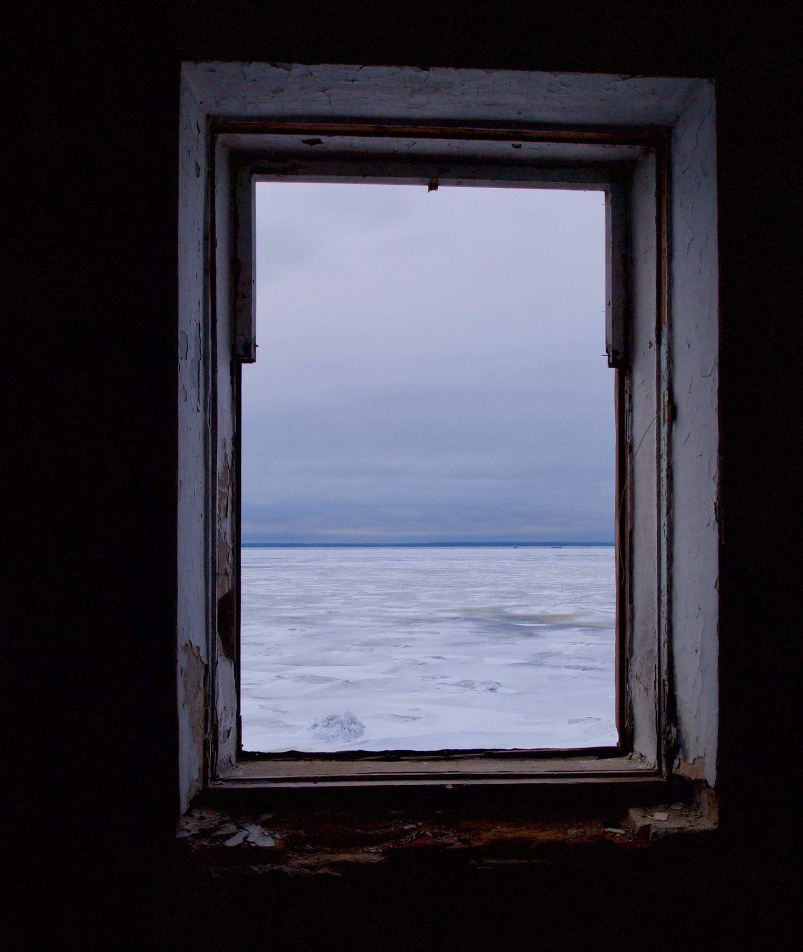 A room in a house on the reef. +18 - My, Kronstadt, Saint Petersburg, The Gulf of Finland, Abandoned, Longpost