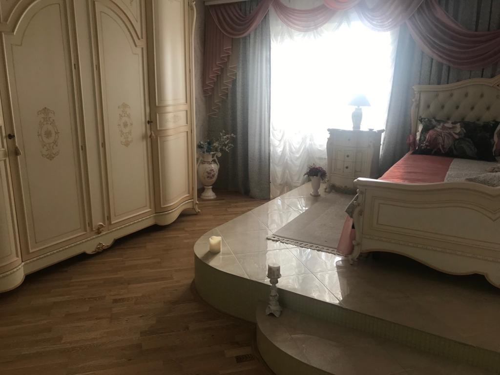 Luxury furniture and bags of money: photo of a search at the Novosibirsk City Hall official - Officials, Longpost, Corruption, Embezzlement, Novosibirsk, Negative