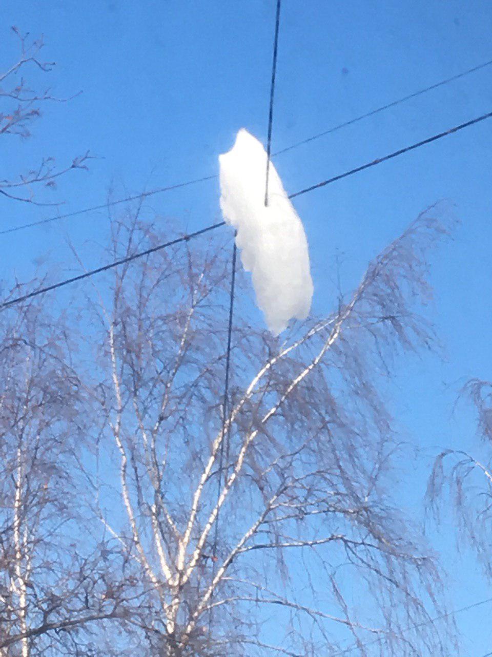 Block of ice on a wire - My, Icicles, Housing and communal services, Longpost