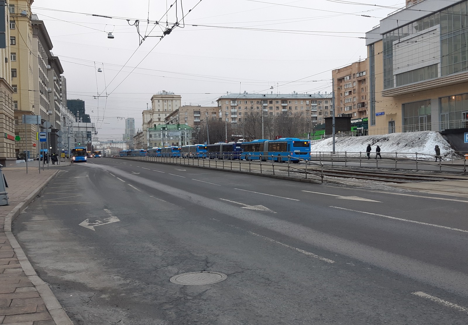 If everyone switches to OT - My, Moscow, Public transport, blocked the road