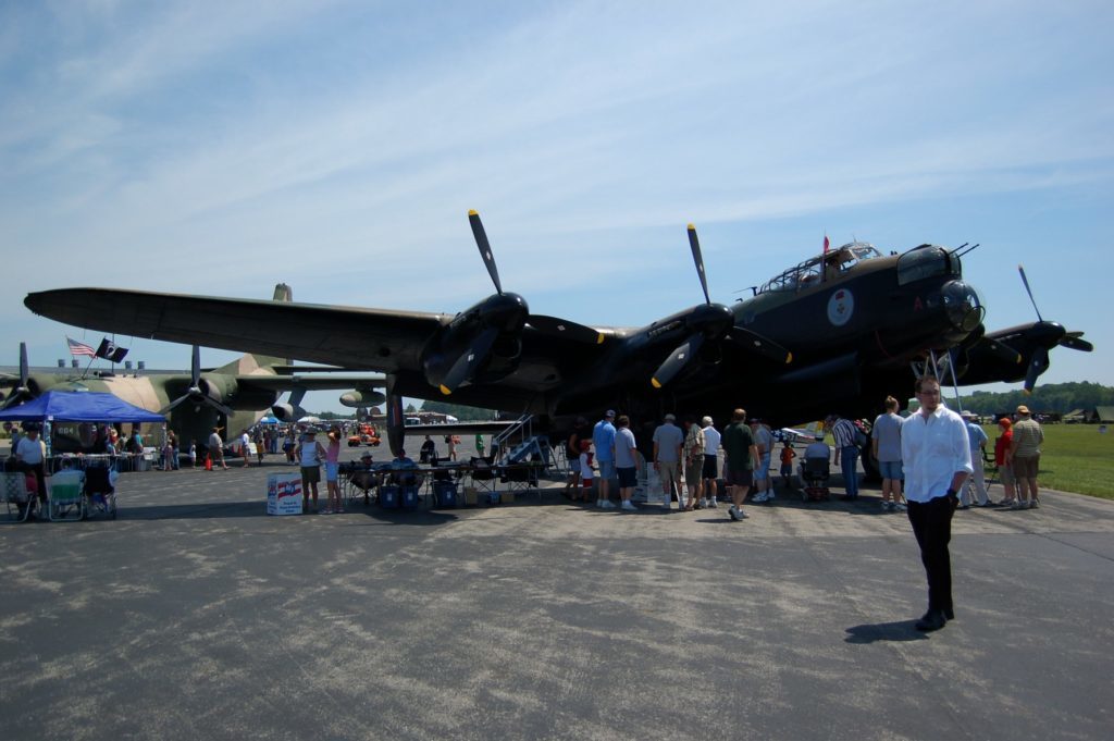 Avro Lancaster.Суровый черный британец. - Вторая мировая война, Англия, Бомбардировщик, Авро Ланкастер, Длиннопост